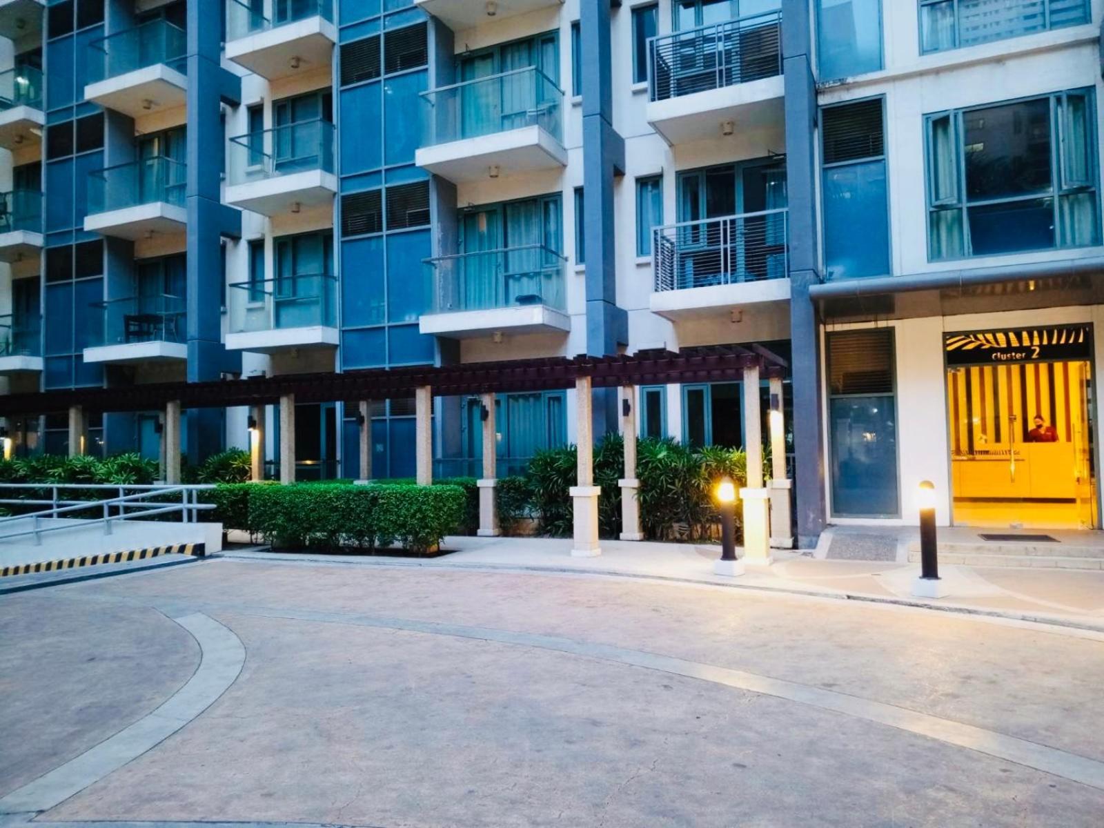 One Palm Tree Villas Condominium - Studio 2Nd Fl With Balcony - Across Terminal 3 Airport Pasay Exterior foto